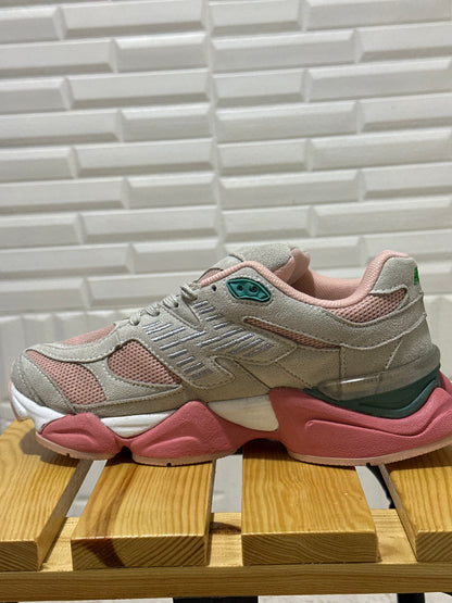 New Balance Pembe Detaylı İthal