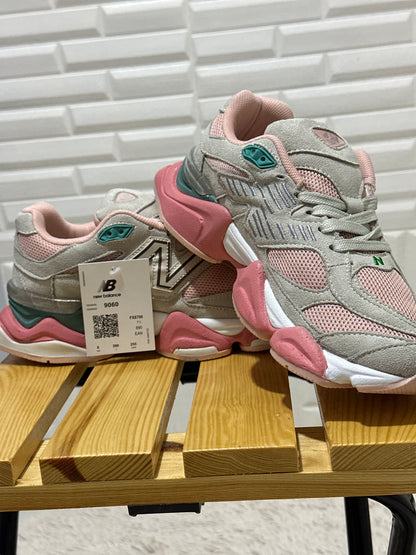 New Balance Pembe Detaylı İthal